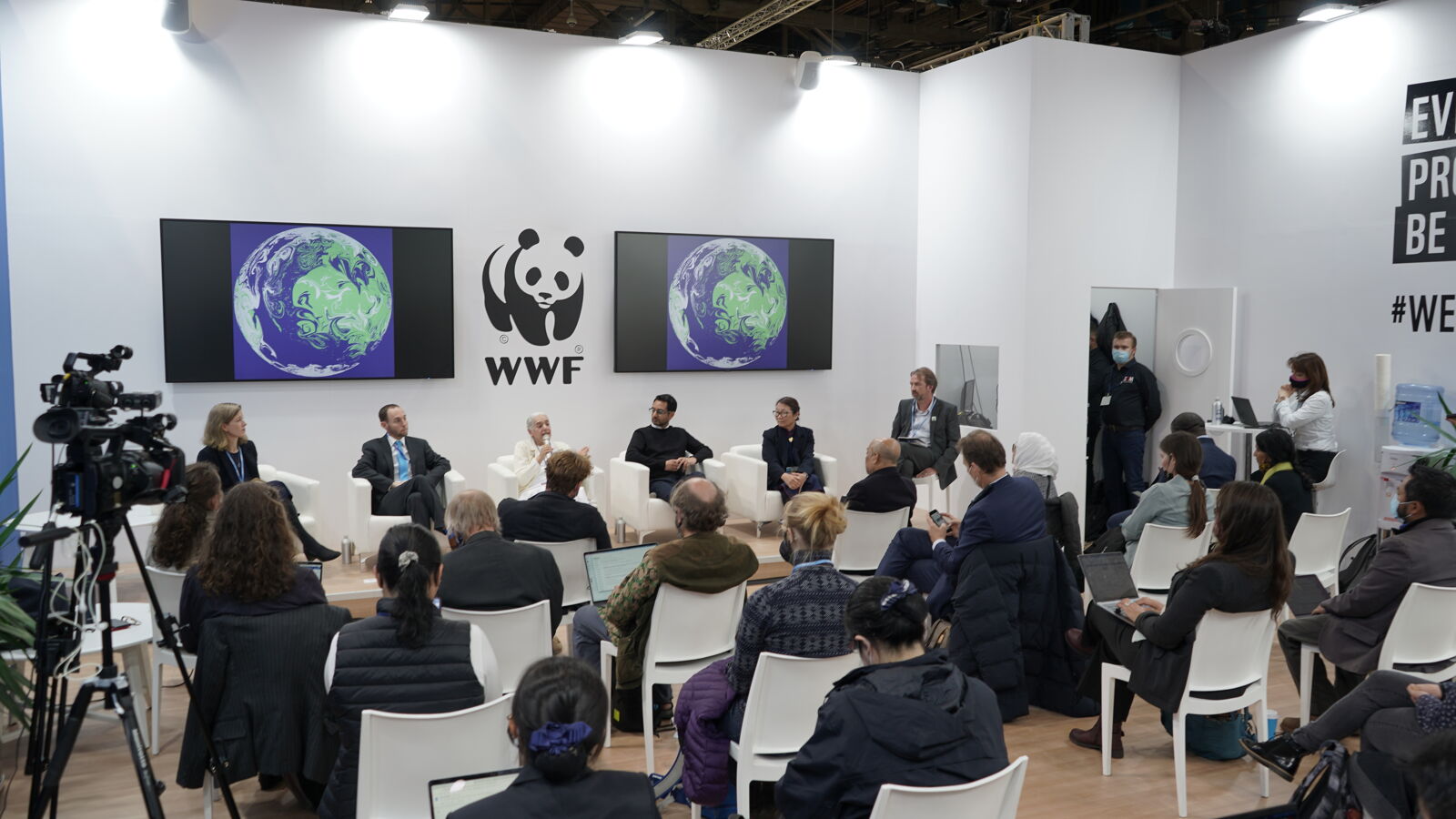 “Climate and Nature: The role of faith based organisations in securing a nature positive world”: L-R Karenna Gore, Center for Earth Ethics, Dan Perel, UN Representative for the International Baha'i Community, Sister Jayanti, Gopal D. Patel, Bhumi Global, Debra Boudreaux, Buddhist Tzu Chi Foundation, and Gavin Edwards (moderator), Global Coordinator, WWF New Deal for Nature and People, organised by the World Wide Fund for Nature, COP26, Glasgow Nov 2021.